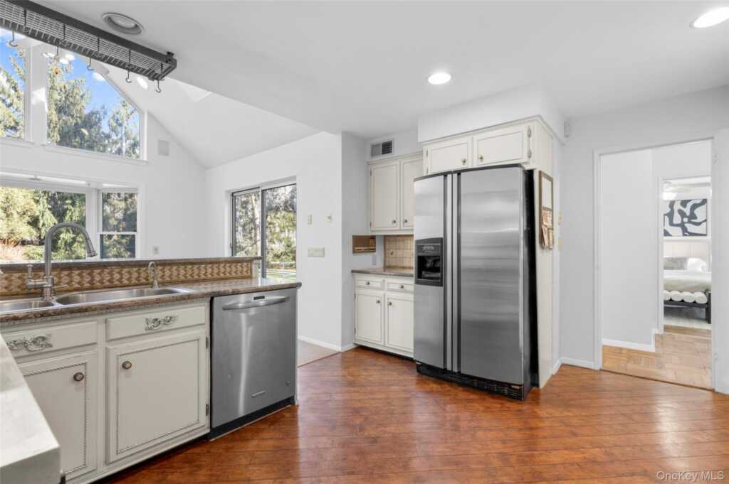 226 Guion Drive, Rye, NY 10543 - Photo 18 of 49