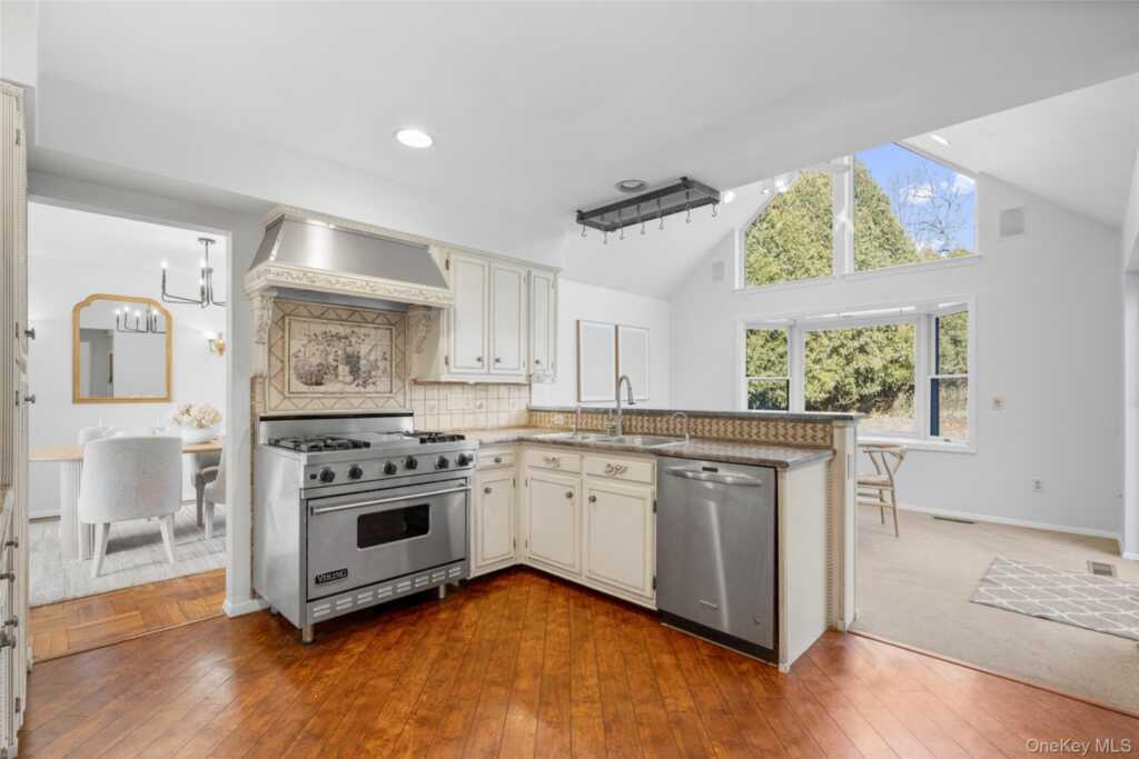 226 Guion Drive, Rye, NY 10543 - Photo 20 of 49