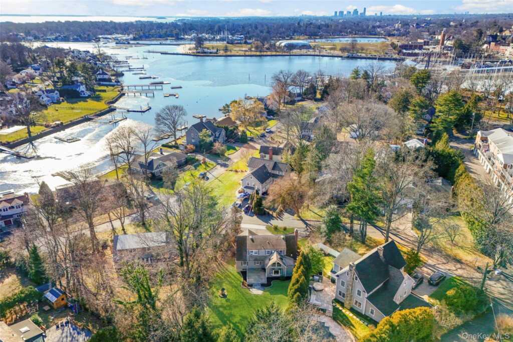 226 Guion Drive, Rye, NY 10543 - Photo 3 of 49