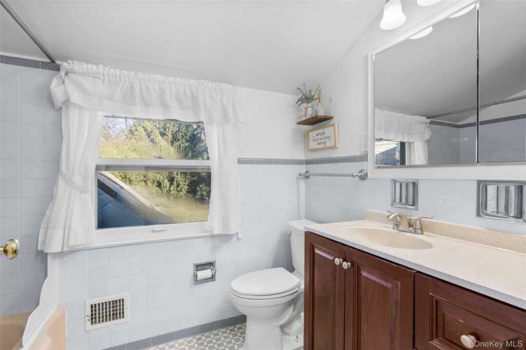 226 Guion Drive, Rye, NY 10543 - Photo 32 of 49