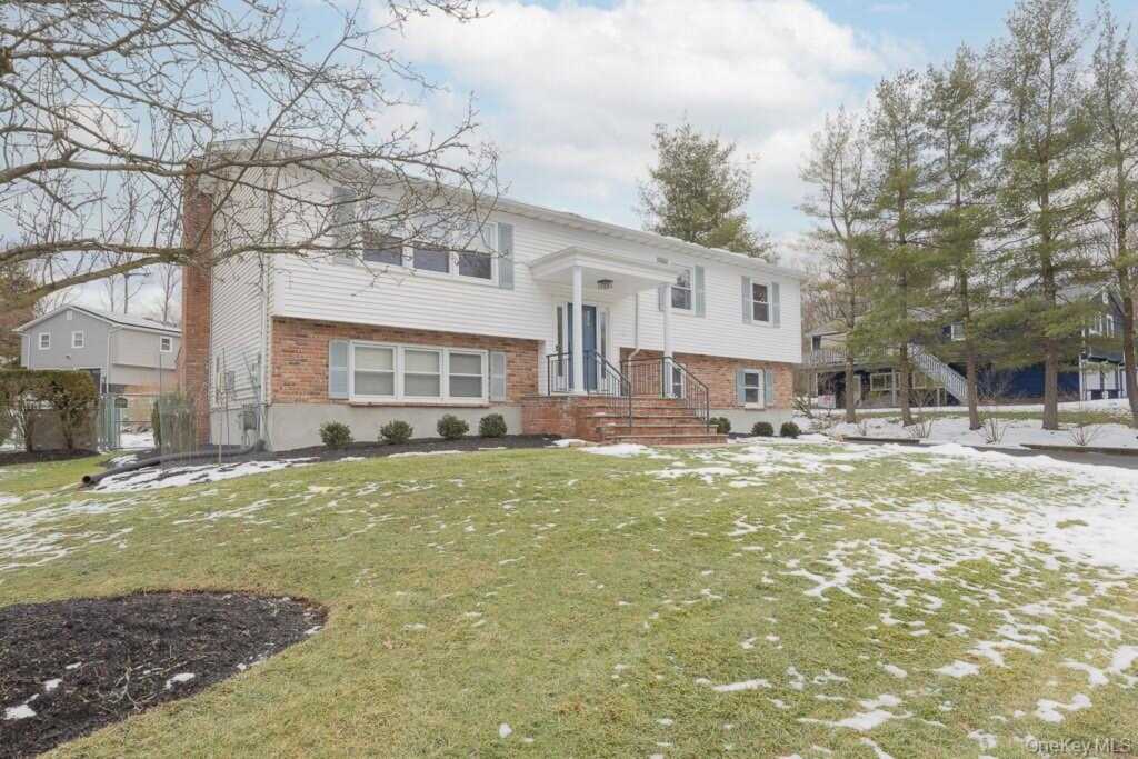 17 Termakay Drive, New City, NY 10956 - Photo 2 of 27