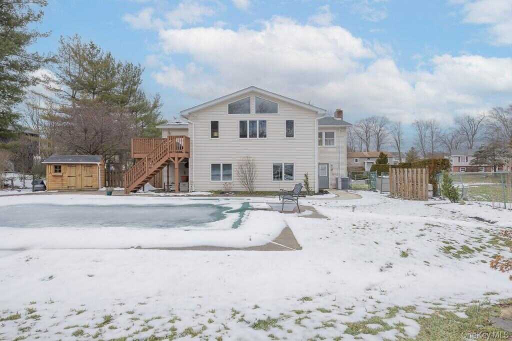 17 Termakay Drive, New City, NY 10956 - Photo 4 of 27