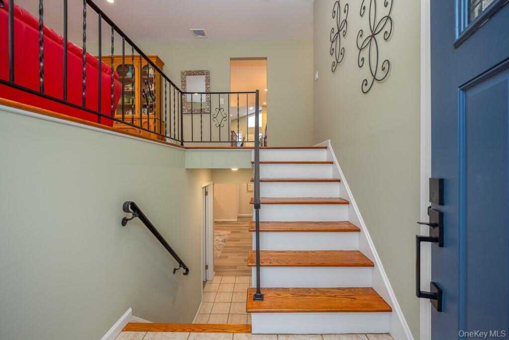 17 Termakay Drive, New City, NY 10956 - Photo 6 of 27