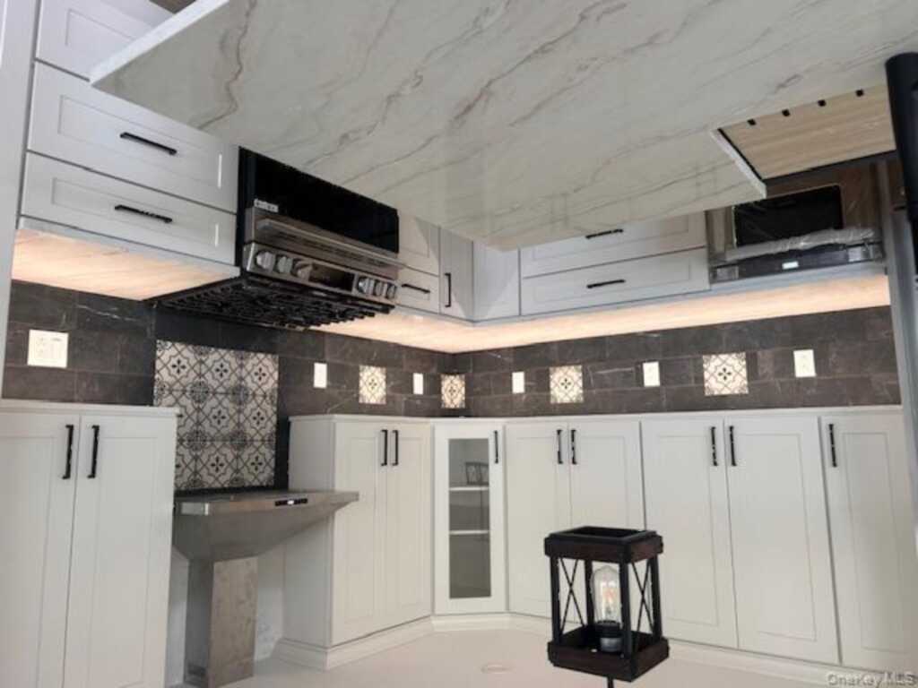 74 Beach Road, Stony Point, NY 10980 - Photo 7 of 39