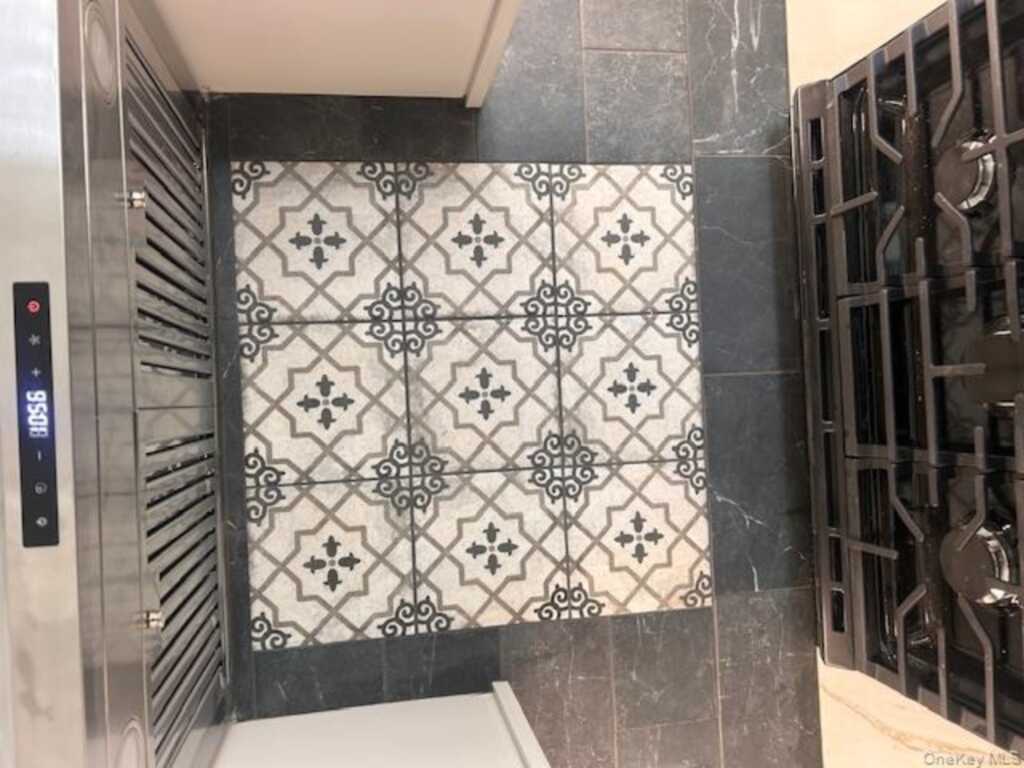 74 Beach Road, Stony Point, NY 10980 - Photo 8 of 39