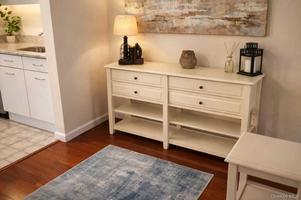 4 Martine Avenue, Unit #1001, White Plains, NY 10606 - Photo 3 of 5