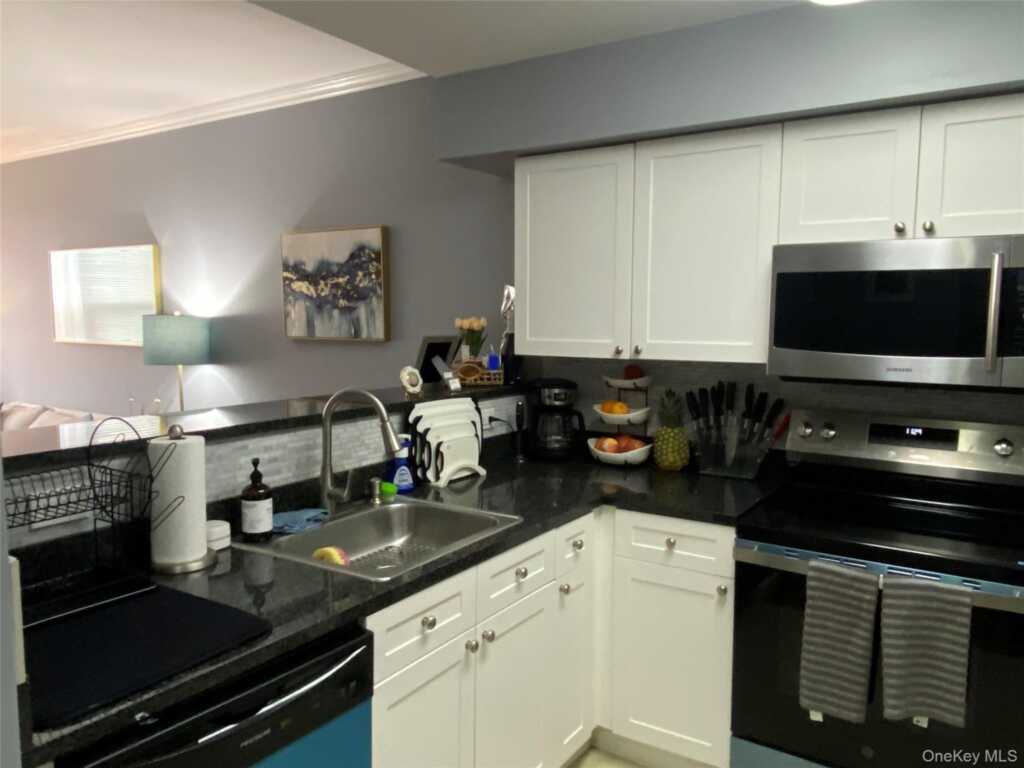 300 Mamaroneck Avenue, Unit #417, White Plains, NY 10605 - Photo 8 of 17