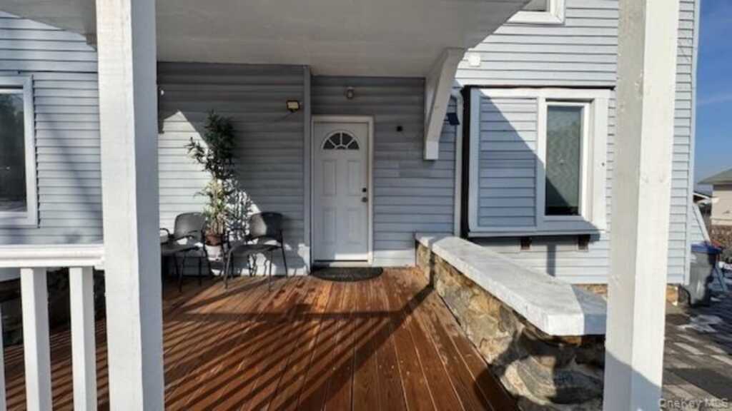 25 Tibbits Avenue, White Plains, NY 10606 - Photo 2 of 17