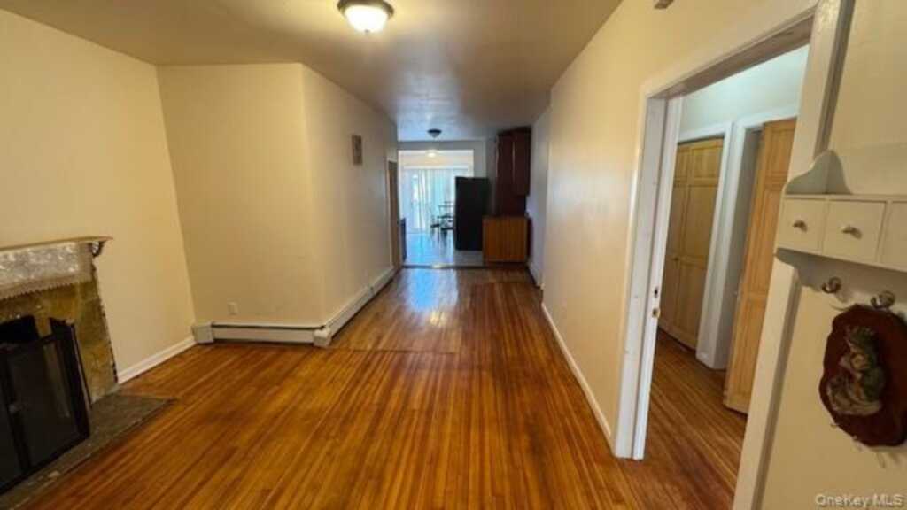 25 Tibbits Avenue, White Plains, NY 10606 - Photo 3 of 17