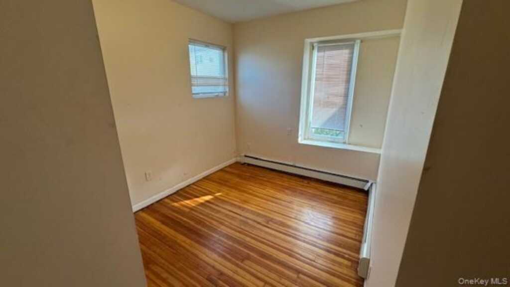 25 Tibbits Avenue, White Plains, NY 10606 - Photo 9 of 17