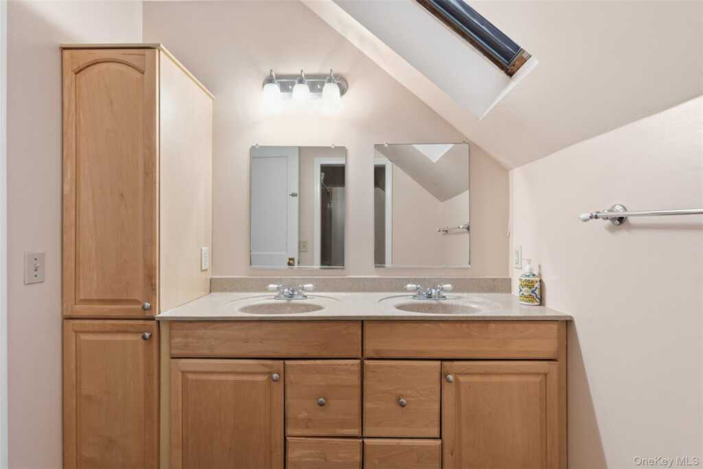 11 Oakdale Manor, Suffern, NY 10901 - Photo 29 of 38