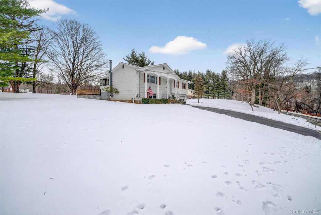 32 Franck Road, Stony Point, NY 10980 - Photo 4 of 48