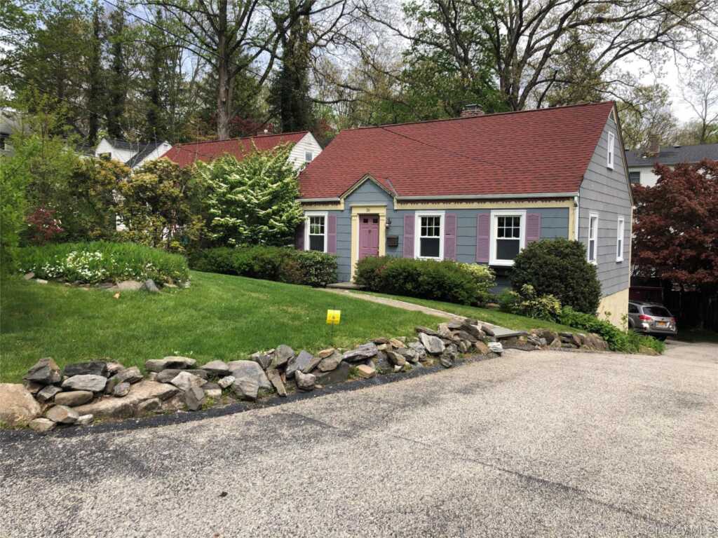 16 Southminster Drive, White Plains, NY 10604 - Photo 2 of 8