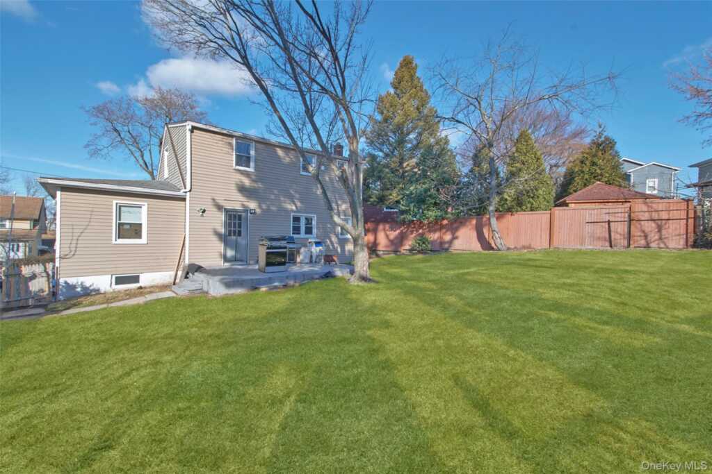 18 Highview Avenue, Unit #2, Rye, NY 10573 - Photo 11 of 12