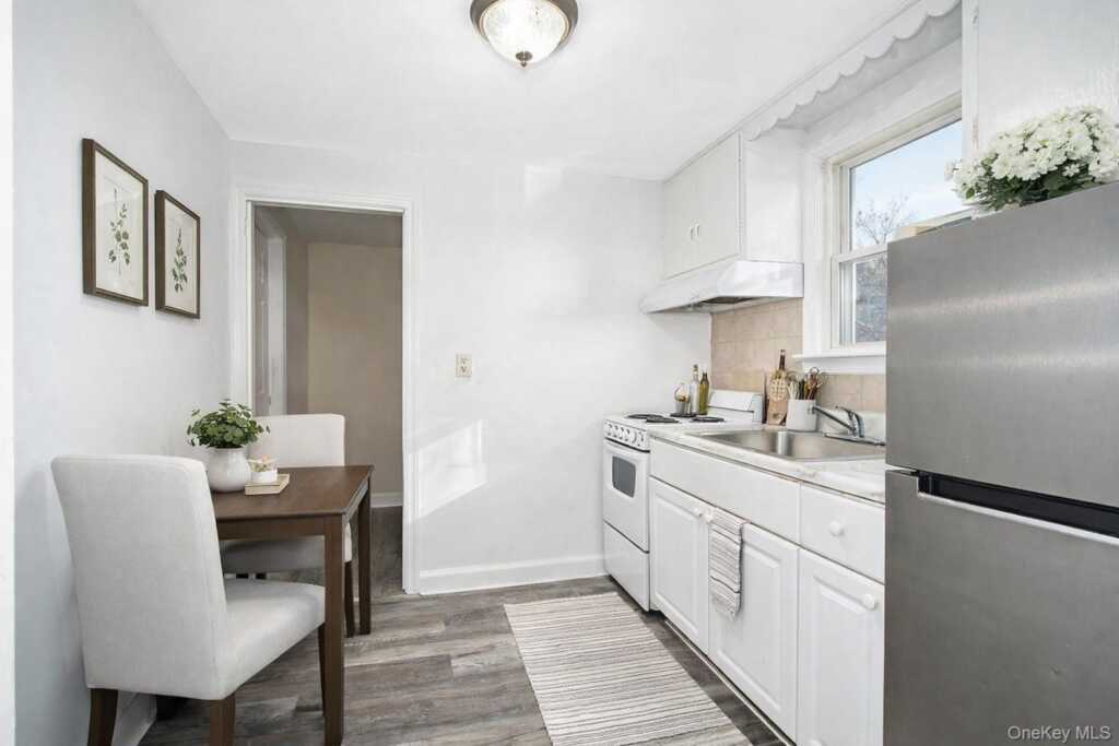 18 Highview Avenue, Unit #2, Rye, NY 10573 - Photo 6 of 12