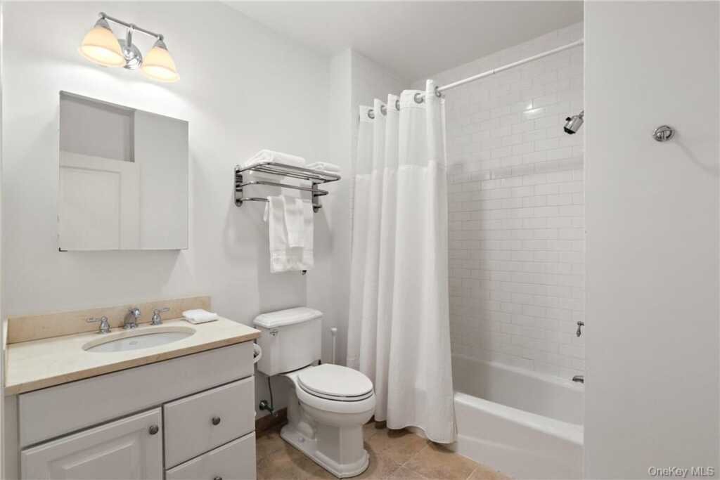 10 School Street, Unit #4F, Rye, NY 10580 - Photo 3 of 6