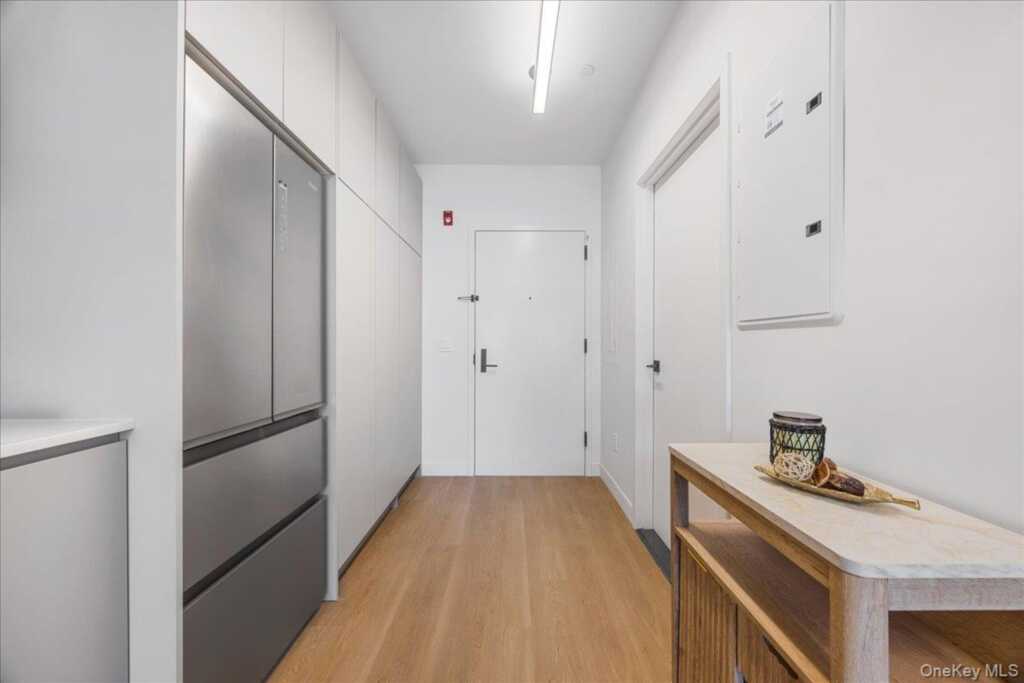 8 Chester Avenue, Unit #116, White Plains, NY 10601 - Photo 2 of 7