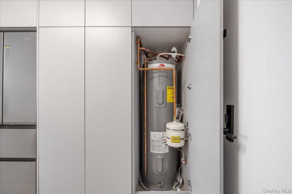 8 Chester Avenue, Unit #320, White Plains, NY 10601 - Photo 4 of 7