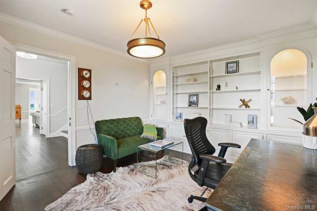 6 Pine Island Road, Rye, NY 10580 - Photo 16 of 38