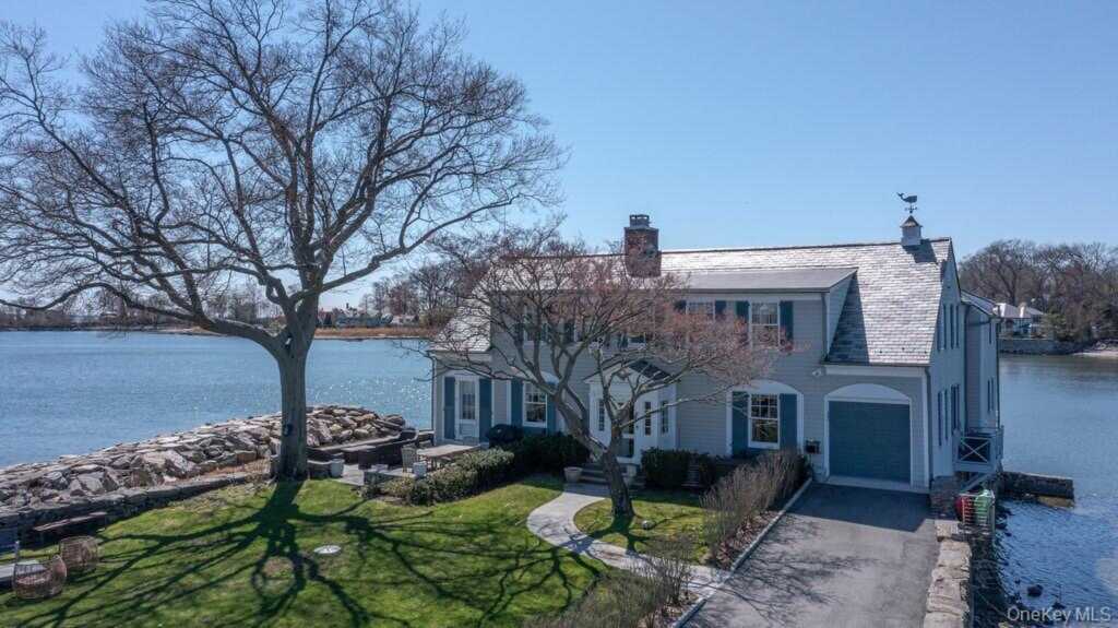 6 Pine Island Road, Rye, NY 10580 - Photo 2 of 38