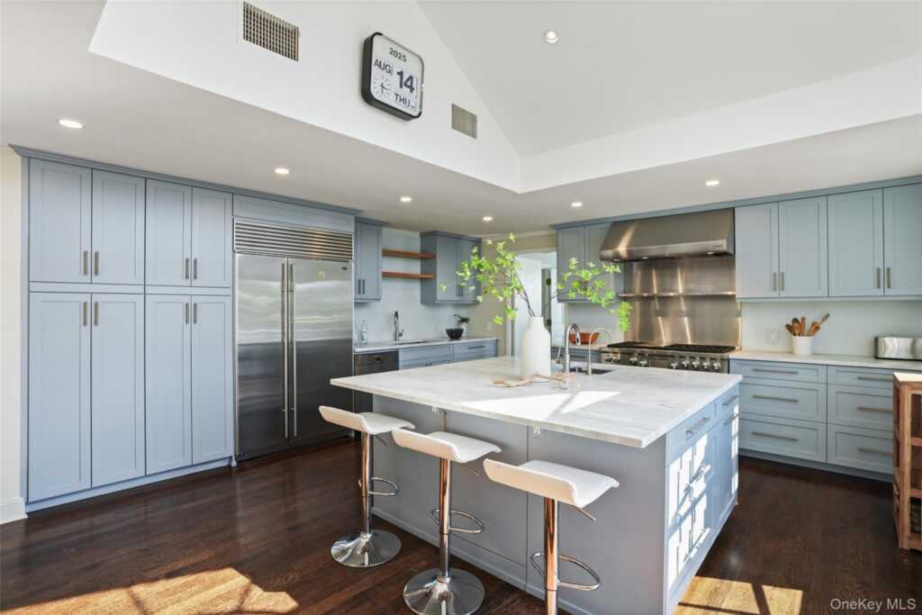 6 Pine Island Road, Rye, NY 10580 - Photo 5 of 38