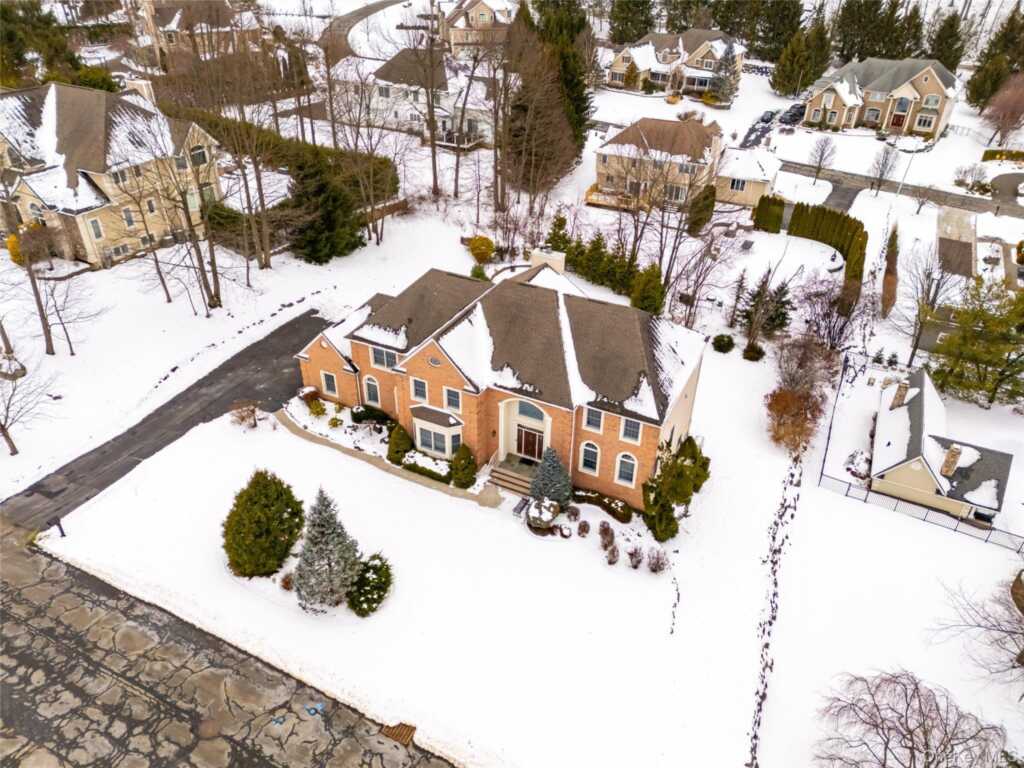 5 Beaver Pond Court, Stony Point, NY 10980 - Photo 4 of 49