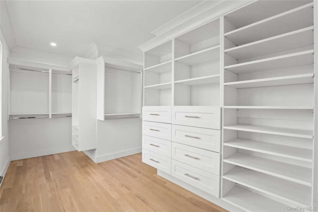 20 Hilltop Drive, Rye, NY 10573 - Photo 15 of 27