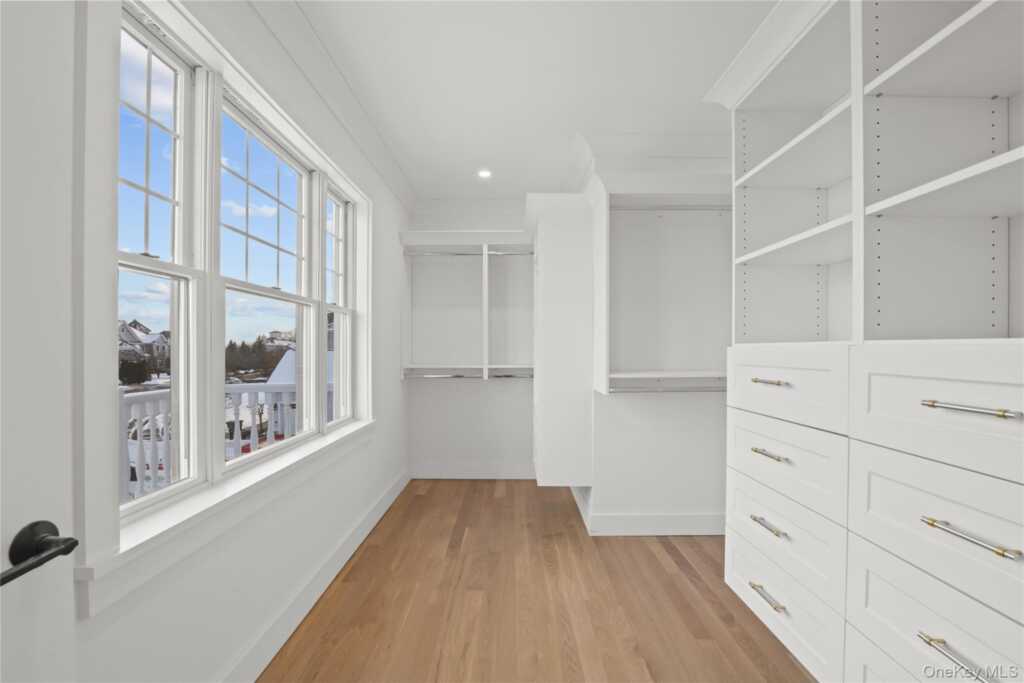 20 Hilltop Drive, Rye, NY 10573 - Photo 16 of 27