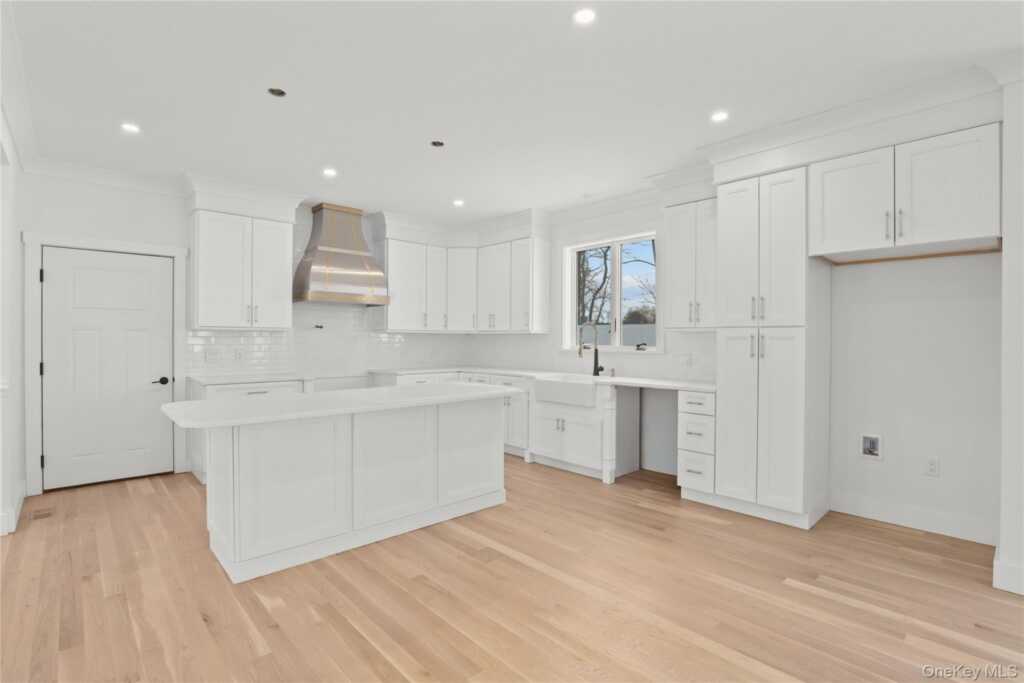 20 Hilltop Drive, Rye, NY 10573 - Photo 6 of 27