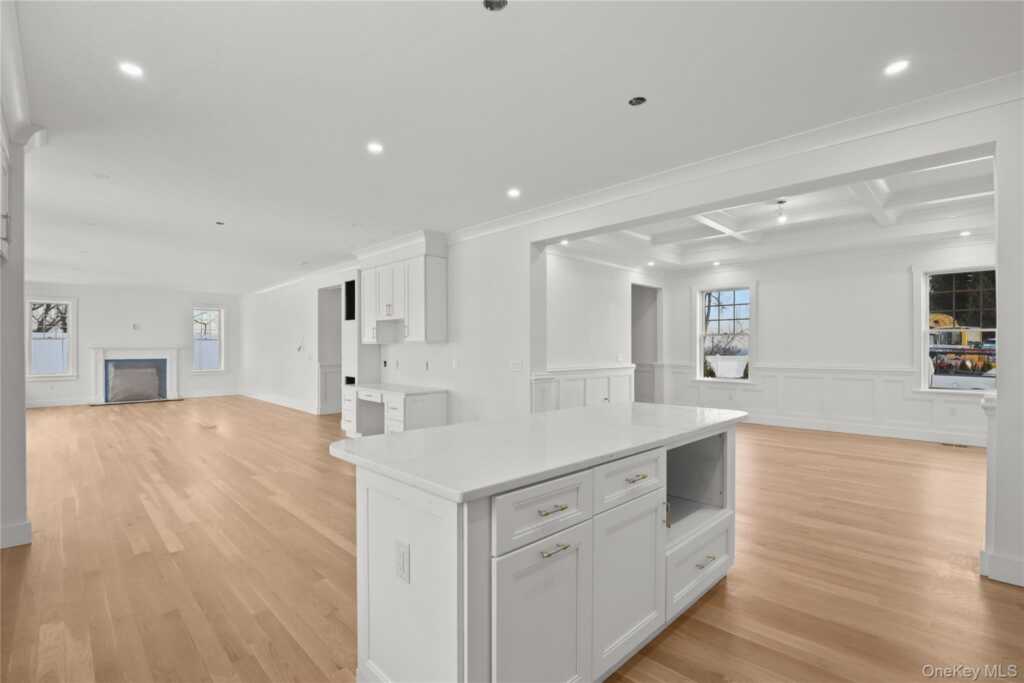 20 Hilltop Drive, Rye, NY 10573 - Photo 7 of 27