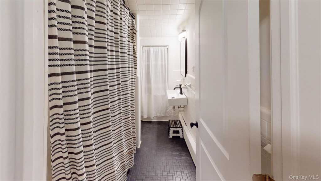 114 Castle Heights Avenue, Nyack, NY 10960 - Photo 14 of 20