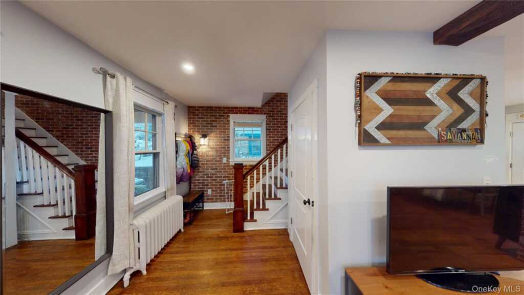 114 Castle Heights Avenue, Nyack, NY 10960 - Photo 3 of 20