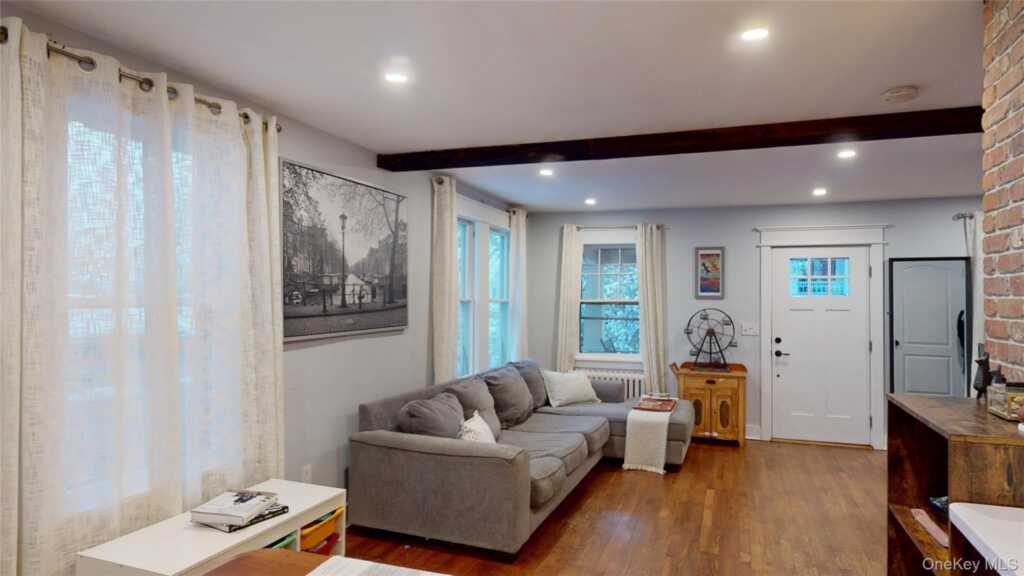 114 Castle Heights Avenue, Nyack, NY 10960 - Photo 7 of 20