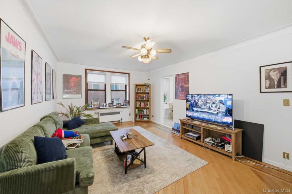 1 Broad Parkway, Unit #3M, White Plains, NY 10601 - Photo 3 of 10