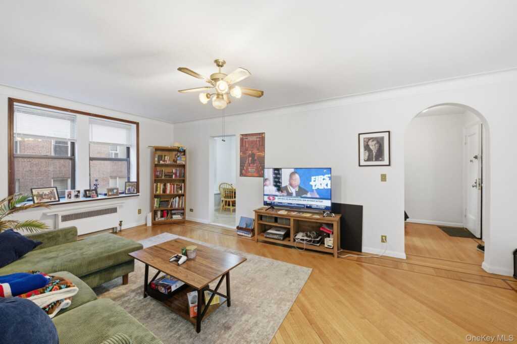 1 Broad Parkway, Unit #3M, White Plains, NY 10601 - Photo 4 of 10