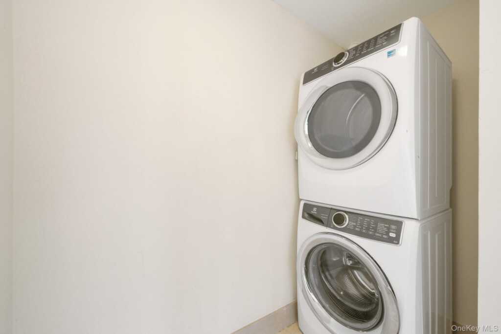 1 Renaissance Square, Unit #15E, White Plains, NY 10601 - Photo 15 of 19