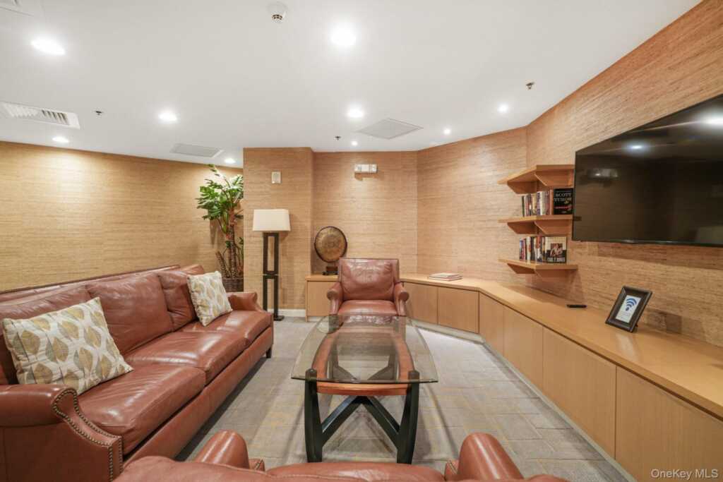 1 Renaissance Square, Unit #15E, White Plains, NY 10601 - Photo 17 of 19