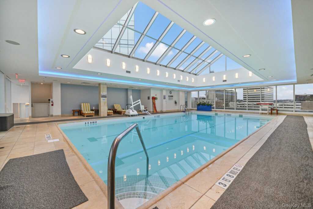 1 Renaissance Square, Unit #15E, White Plains, NY 10601 - Photo 3 of 19