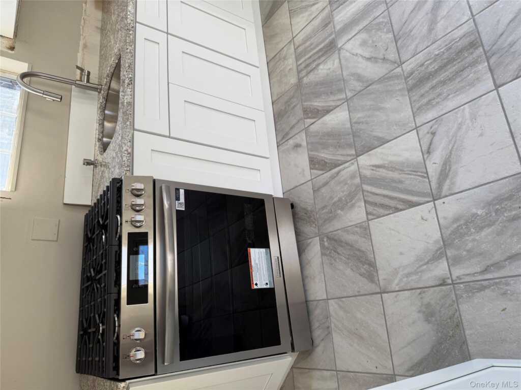 41 Gibson Avenue, White Plains, NY 10607 - Photo 4 of 17