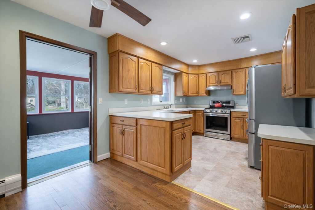 52 Third Street, New City, NY 10956 - Photo 4 of 28