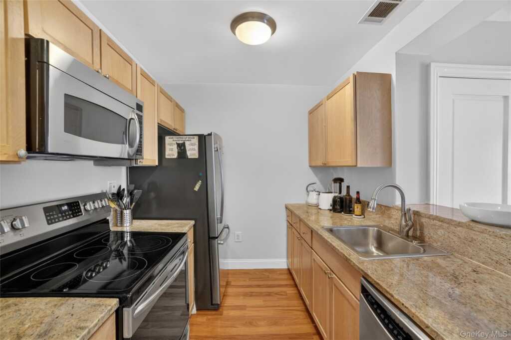 543 Main Street, Unit #502, New Rochelle, NY 10601 - Photo 6 of 31