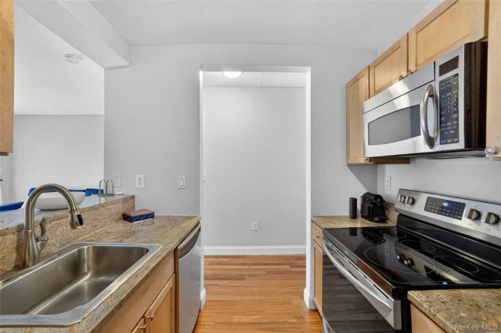 543 Main Street, Unit #502, New Rochelle, NY 10601 - Photo 7 of 31