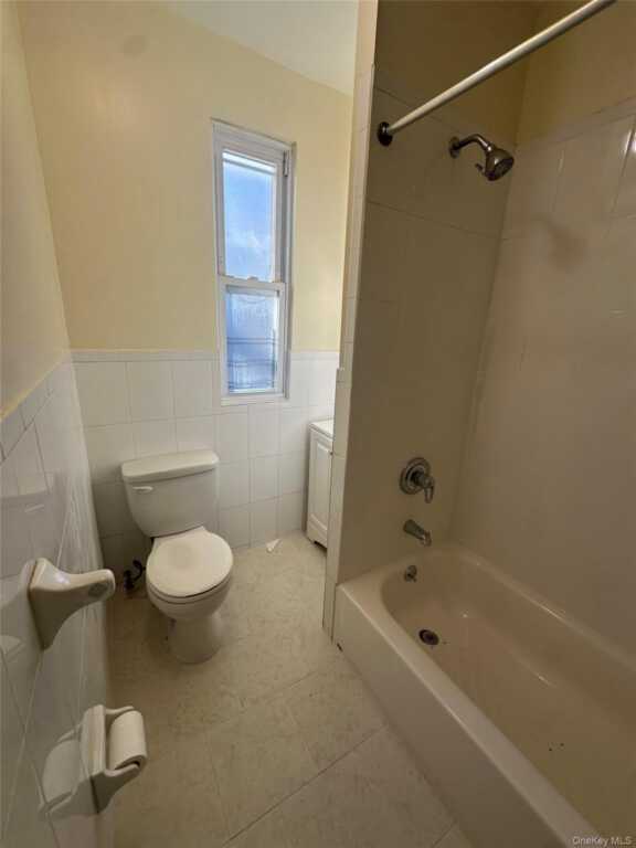 22 Clove Road, New Rochelle, NY 10801 - Photo 8 of 11