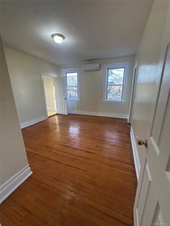 22 Clove Road, New Rochelle, NY 10801 - Photo 9 of 11