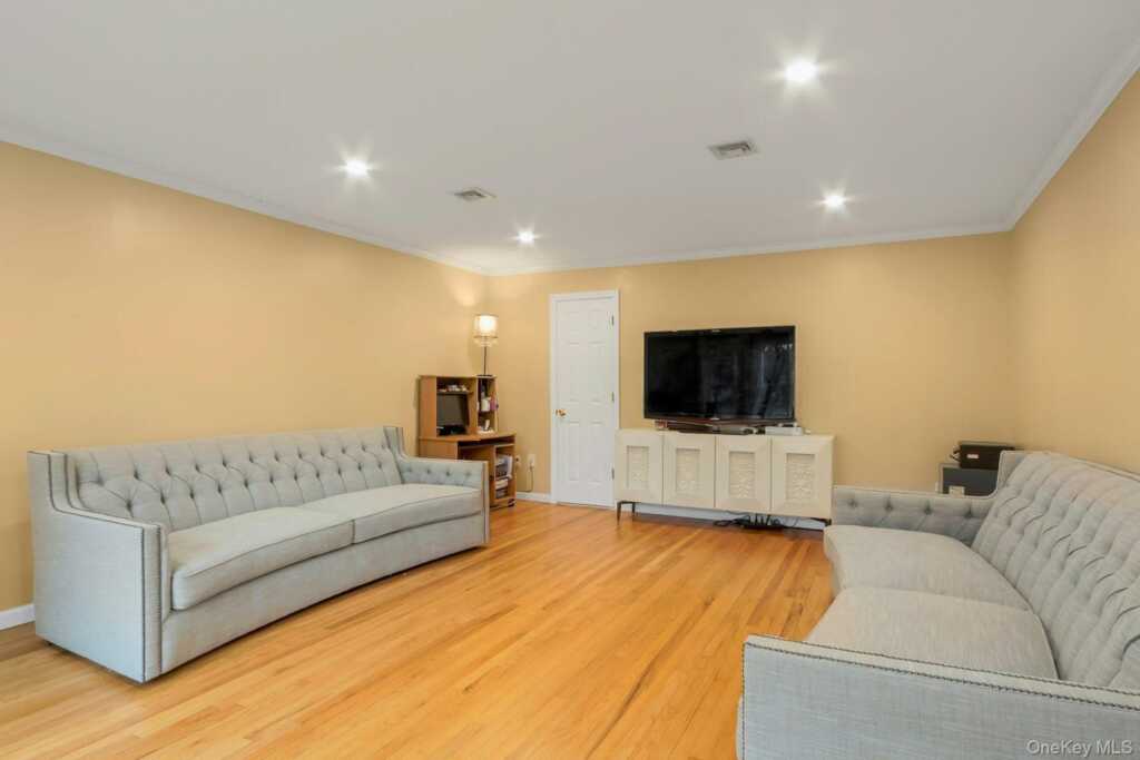 2 Rone Court, New City, NY 10956 - Photo 11 of 50