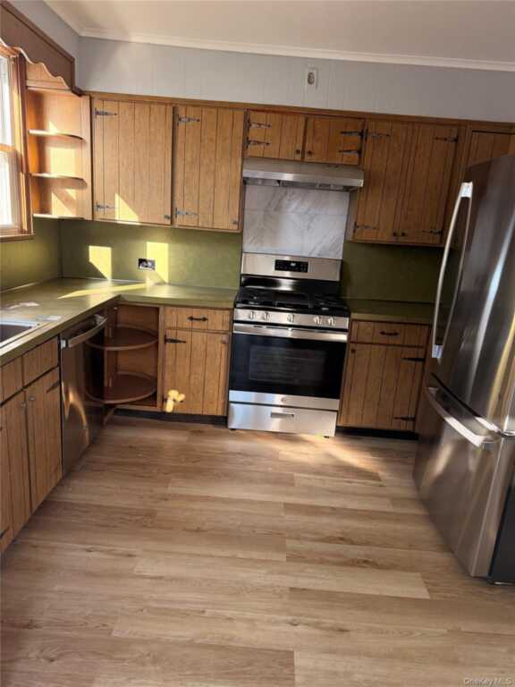 10 Irenhyl Avenue, Rye, NY 10573 - Photo 2 of 8