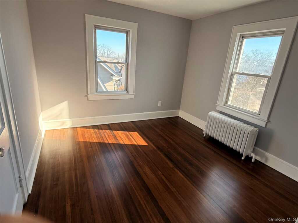 10 Irenhyl Avenue, Rye, NY 10573 - Photo 4 of 8