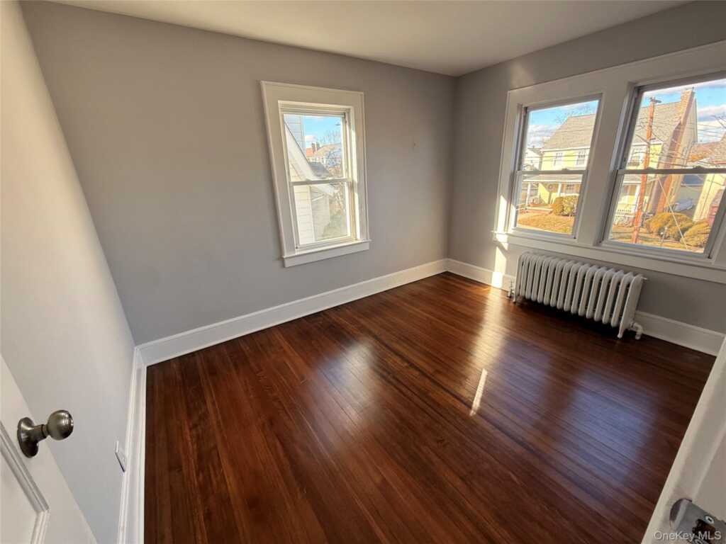 10 Irenhyl Avenue, Rye, NY 10573 - Photo 5 of 8