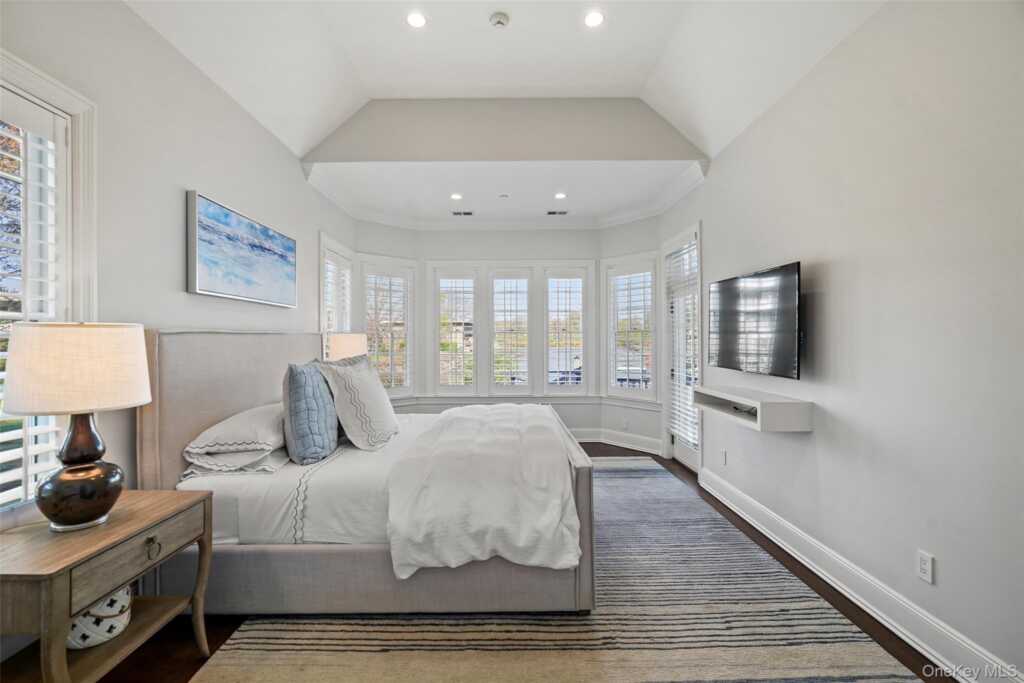 680 Milton Road, Rye, NY 10580 - Photo 12 of 32