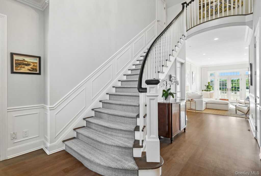 680 Milton Road, Rye, NY 10580 - Photo 4 of 32